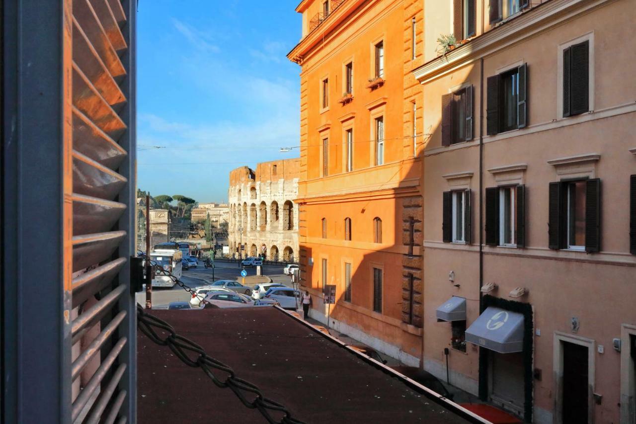 Style Apartment Julia 50 Mt From Colosseum المظهر الخارجي الصورة